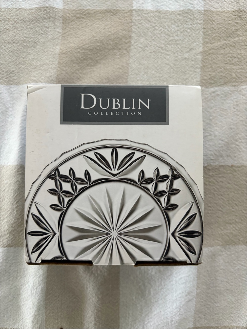 Dublin Collection White Decorative Glass Plate